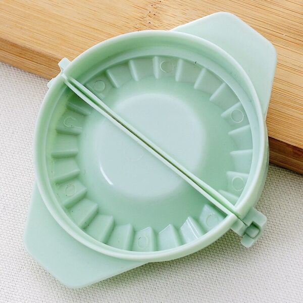 DIY Plastic Dumpling Mold Dough Press Gadgets for Cooking Dumplings Easily Gadget Tools Set Kitchen Gadgets - Image 3